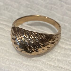 Cute gold ring